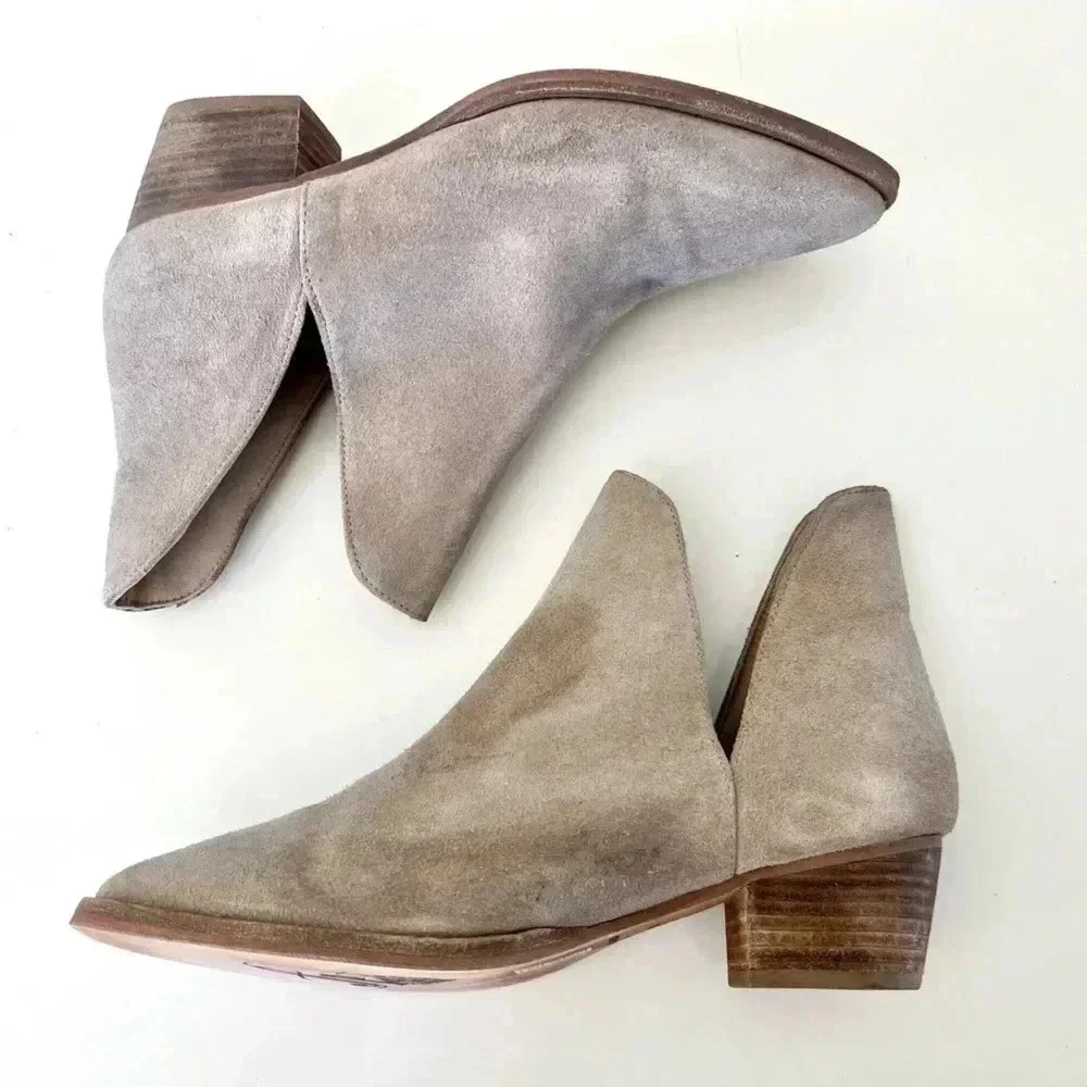 Free People Charm Double V‎ Tan Suede Ankle Boots Size 39.5